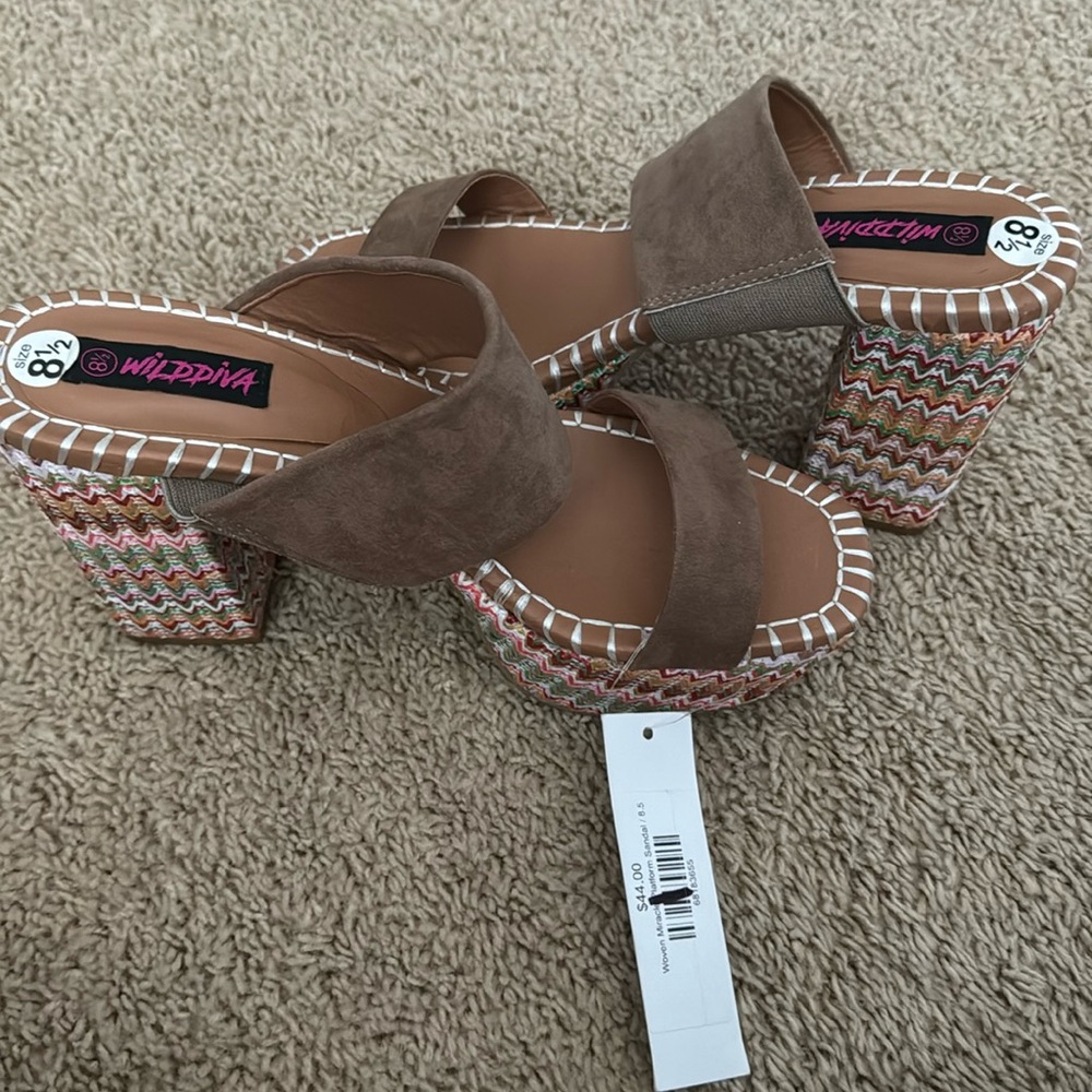 Women’s  platform sandal